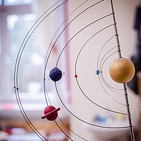 Unser Sonnensystem ist Thema in der Kosmischen Erziehung. 